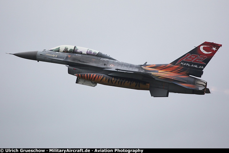 TUSAS F-16C Fighting Falcon