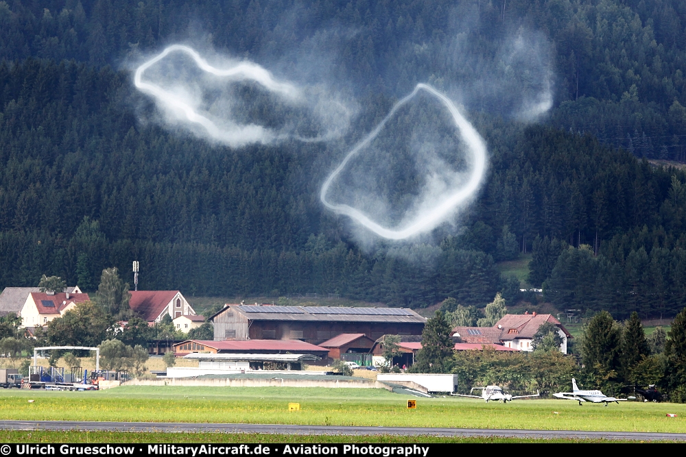 Parachute demo of HSV Red Bull Salzburg and Red Bull Skydive