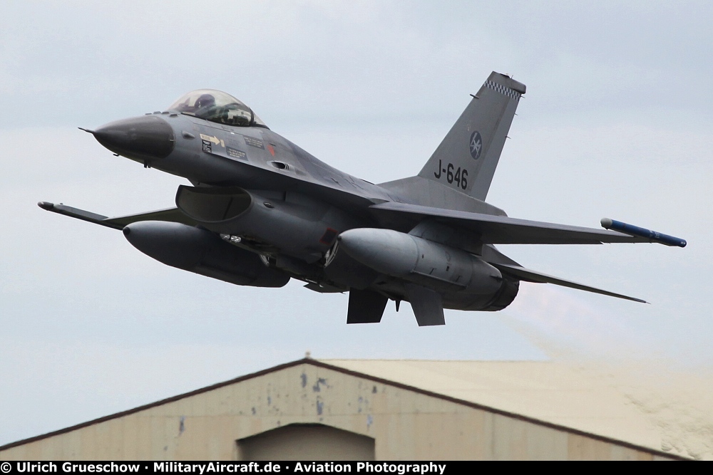 General Dynamics F-16AM Fighting Falcon (J-646)