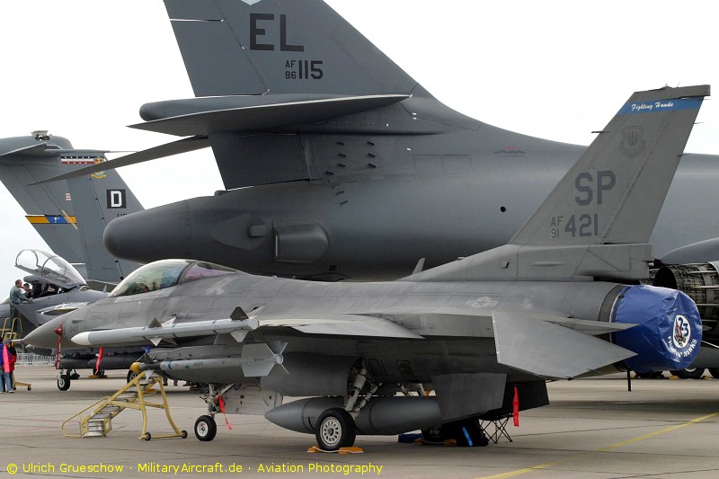 Lockheed F-16CJ Fighting Falcon