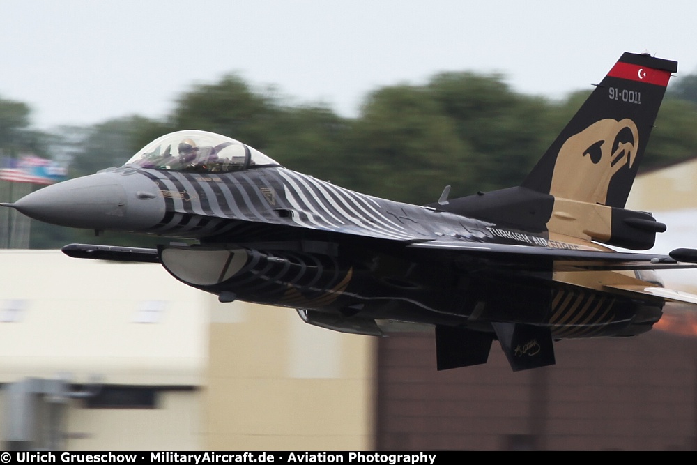 General Dynamics F-16AM/BM Fighting Falcon