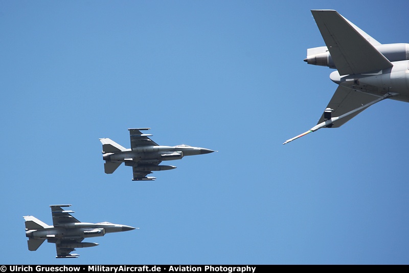  McDonnell Douglas KDC-10-30 and General Dynamics F-16AM Fighting Falcon