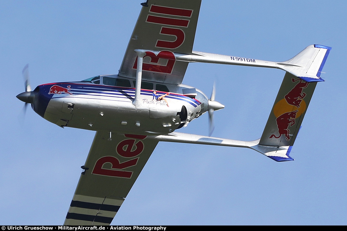 Cessna 337D Super Skymaster (N991DM)