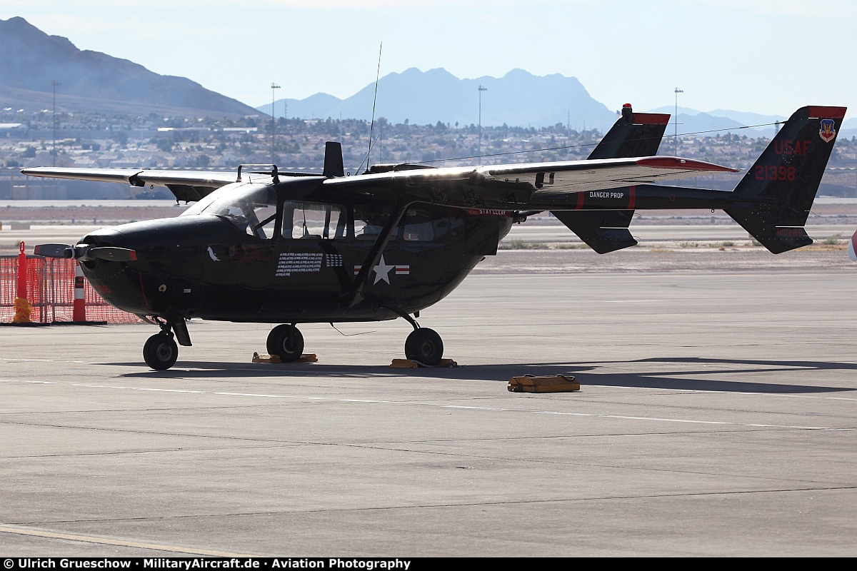 Cessna O-2A Super Skymaster (N102WB / 67-21398)