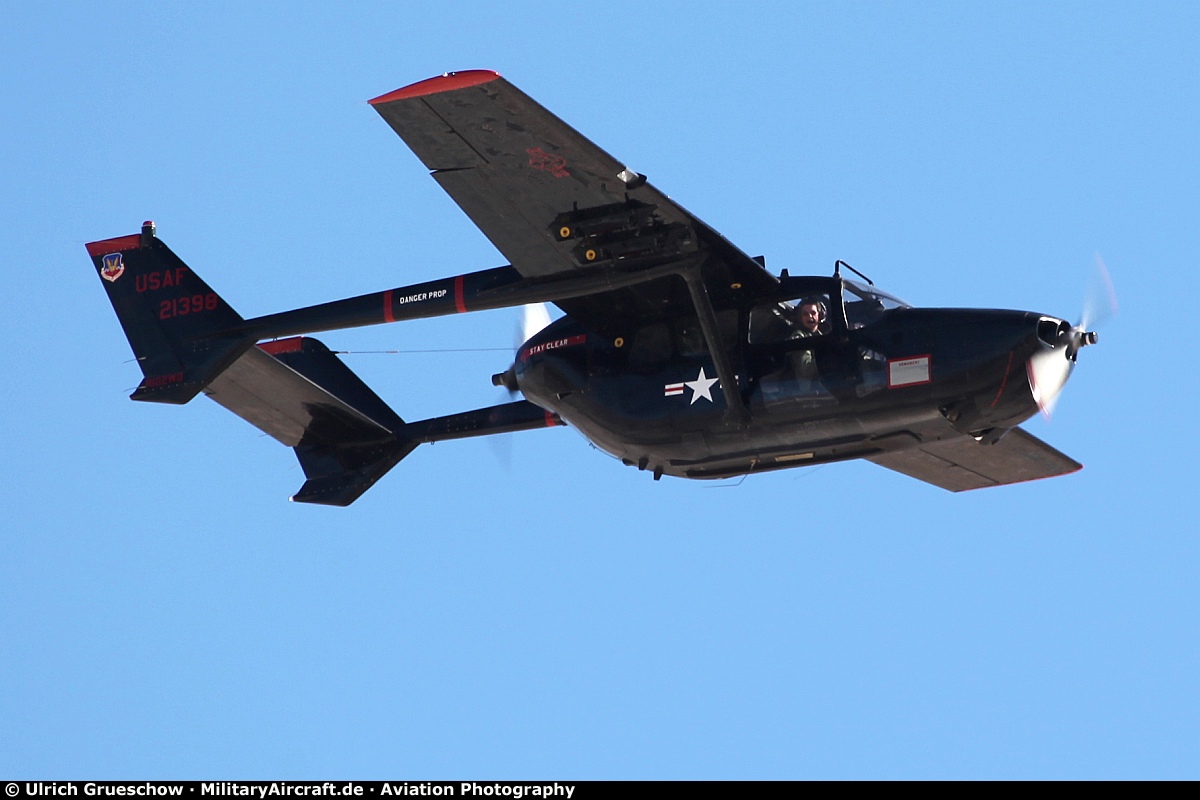 Cessna O-2A Super Skymaster (N102WB / 67-21398)