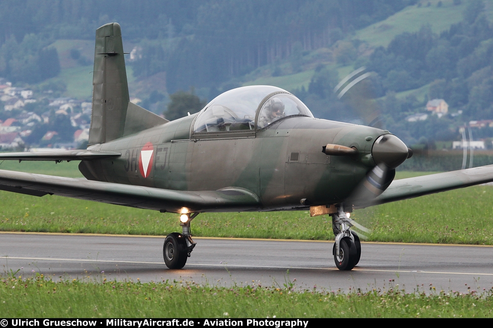 Pilatus PC-7 (3H-FJ)