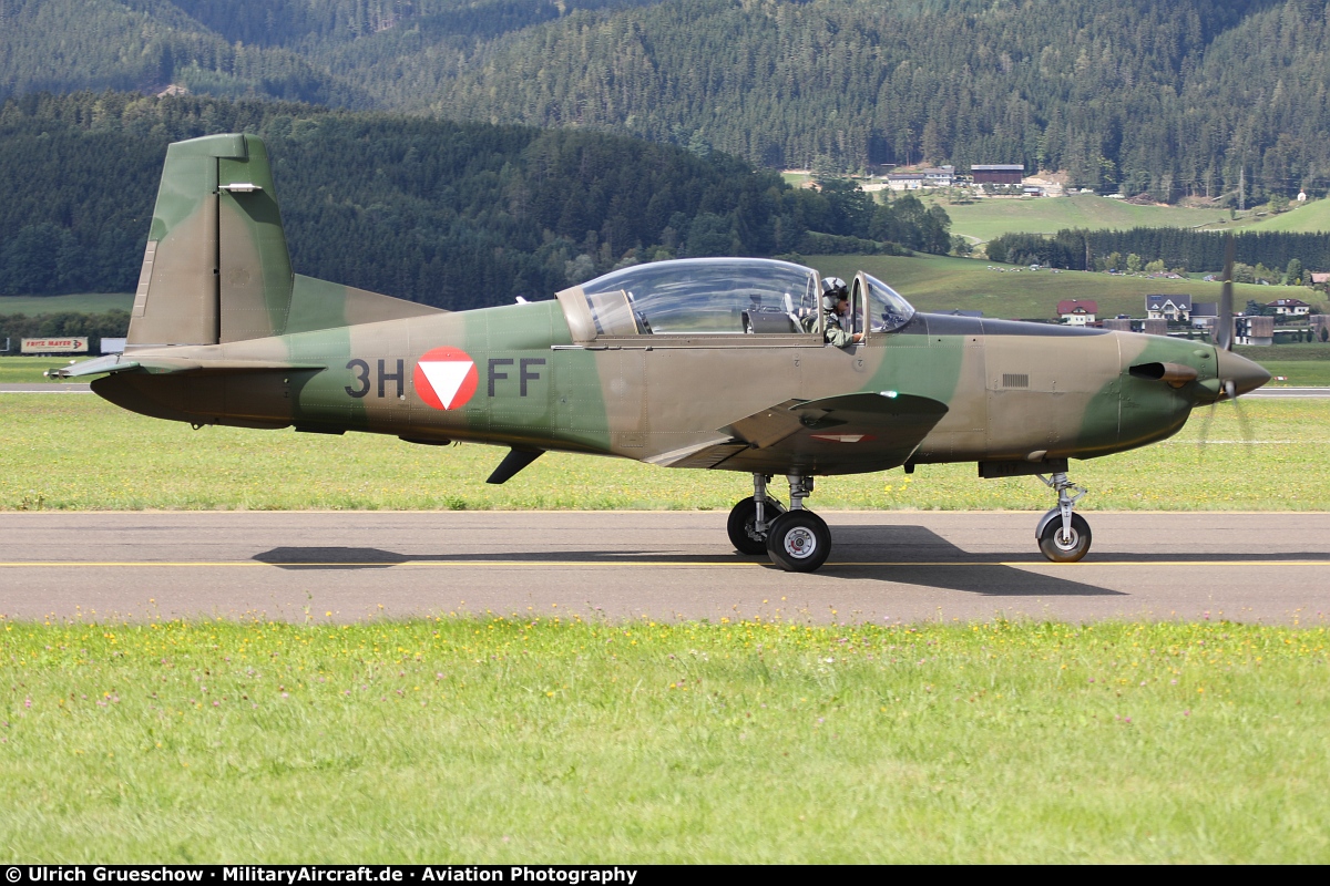 Pilatus PC-7 (3H-FF)