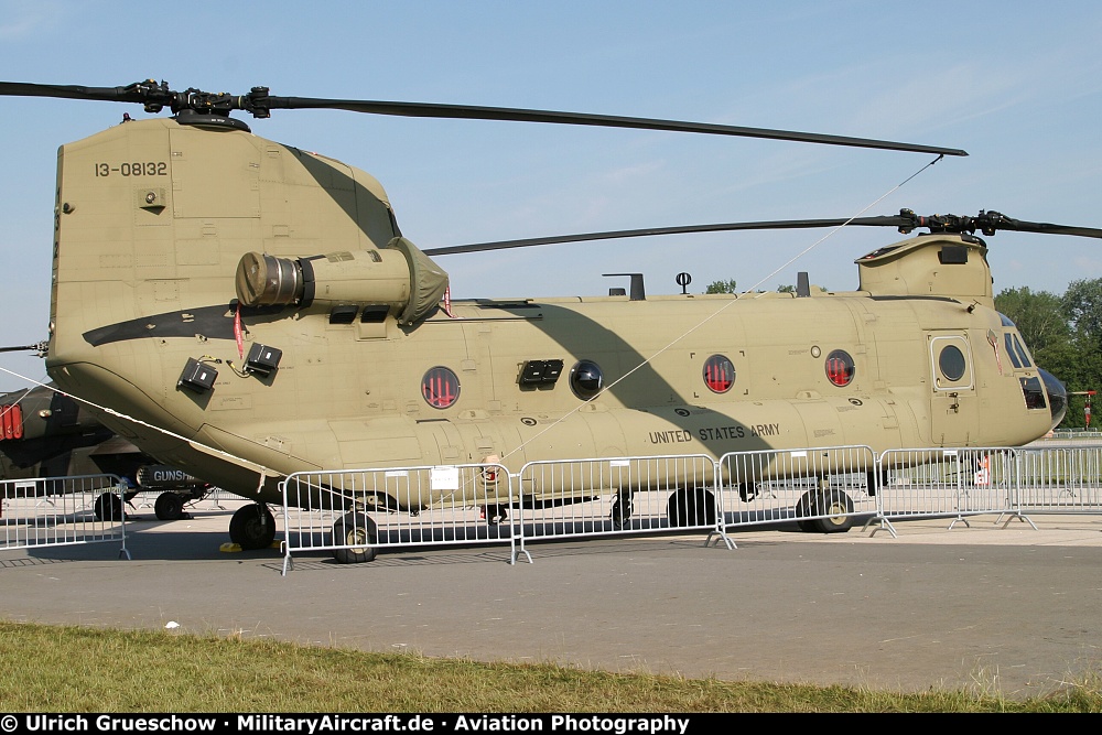 Boeing CH-47F Chinook