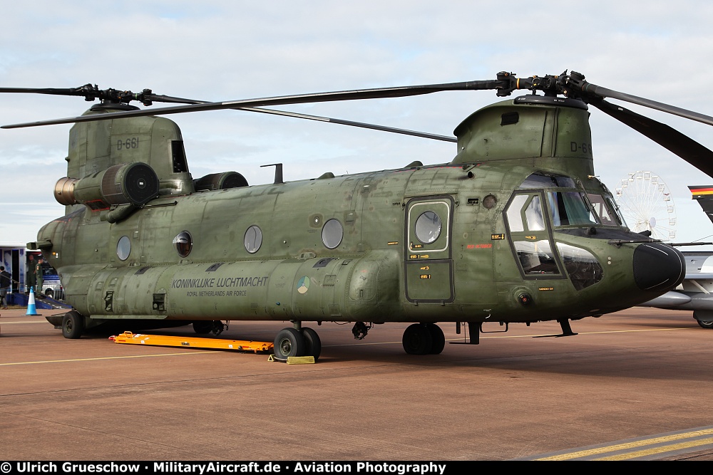 Boeing CH-47D Chinook (D-661)